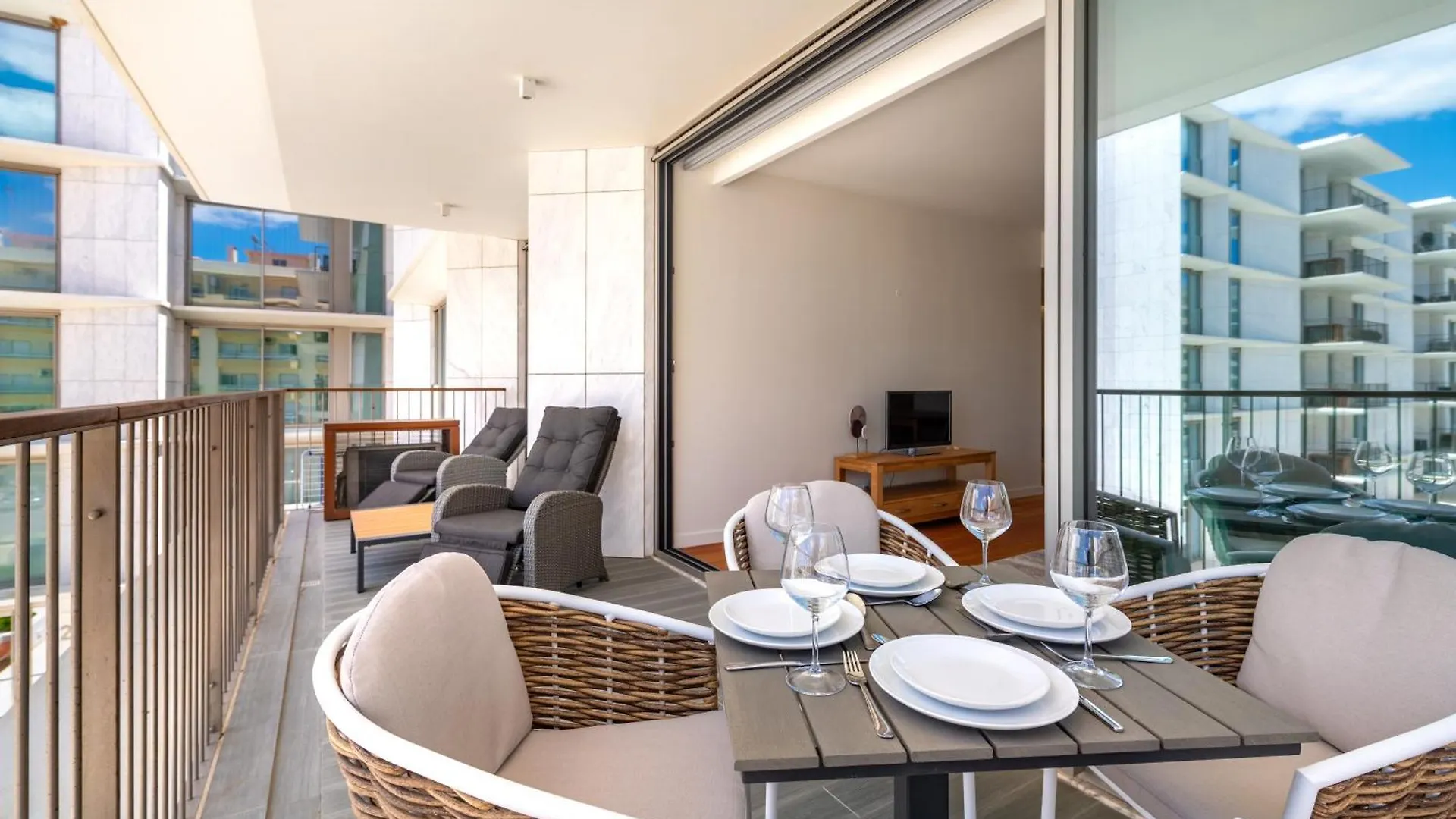 Cond Bayline - Corvina - Spa - Pool - Gym - Beach - By Bedzy contacts