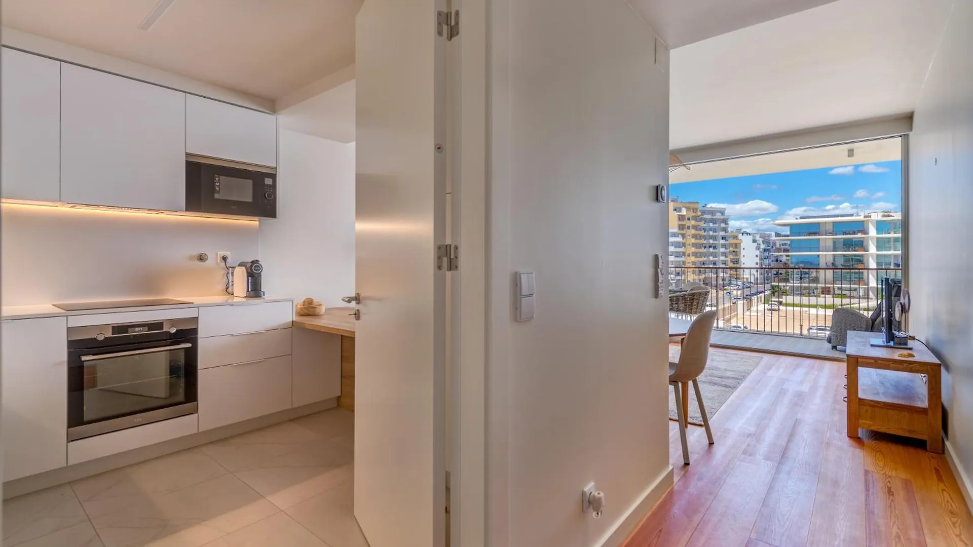 Apartamento Cond Bayline - Corvina - Spa - Pool - Gym - Beach - By Bedzy Armação de Pêra